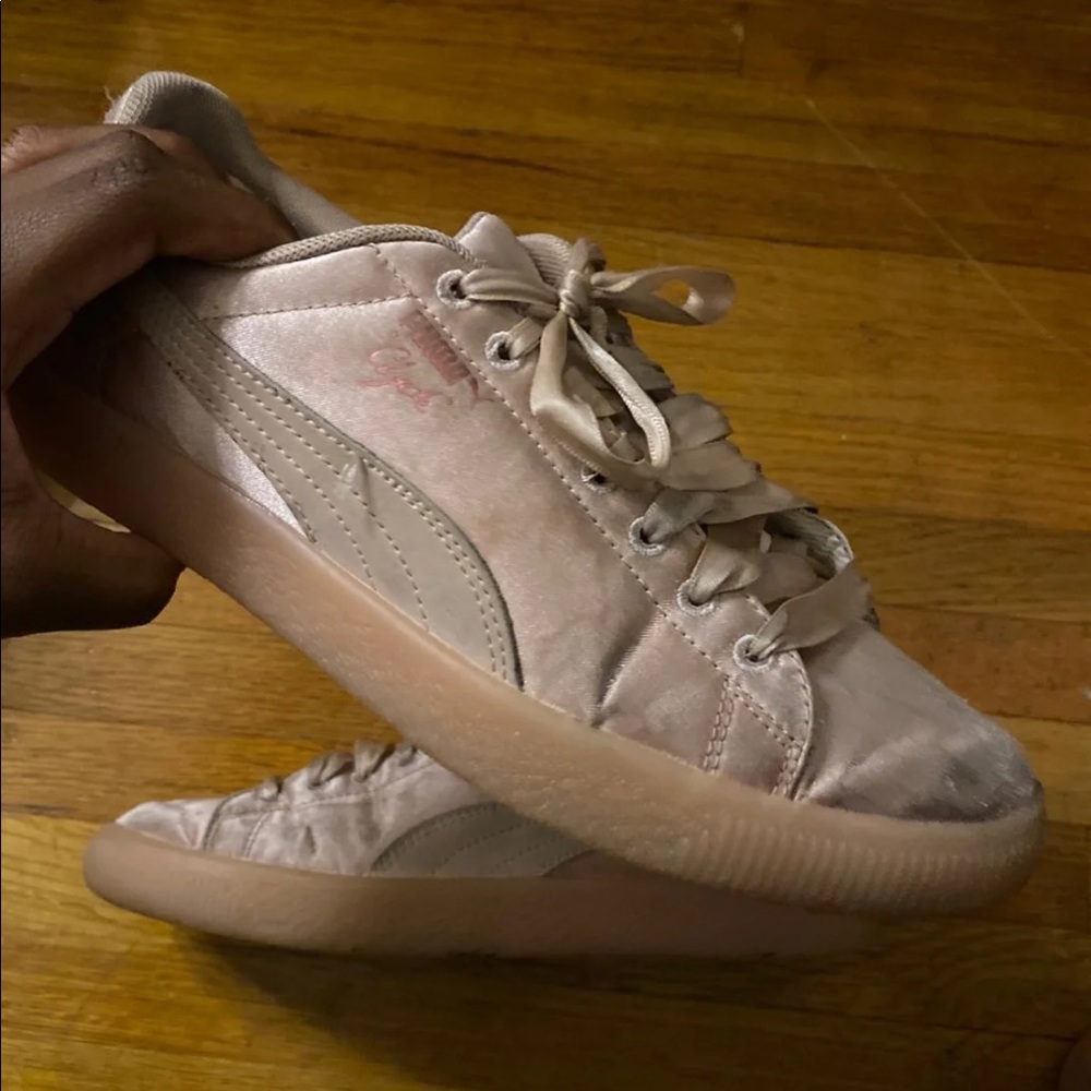 Puma shoes - Picture 2 of 2